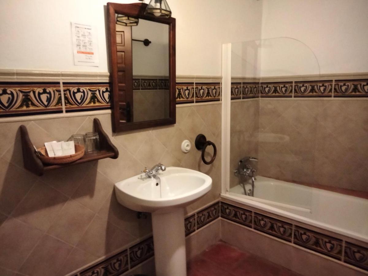 בית הארחה Alanís 	Casa Rural Y Restaurante Casa Adriano מראה חיצוני תמונה