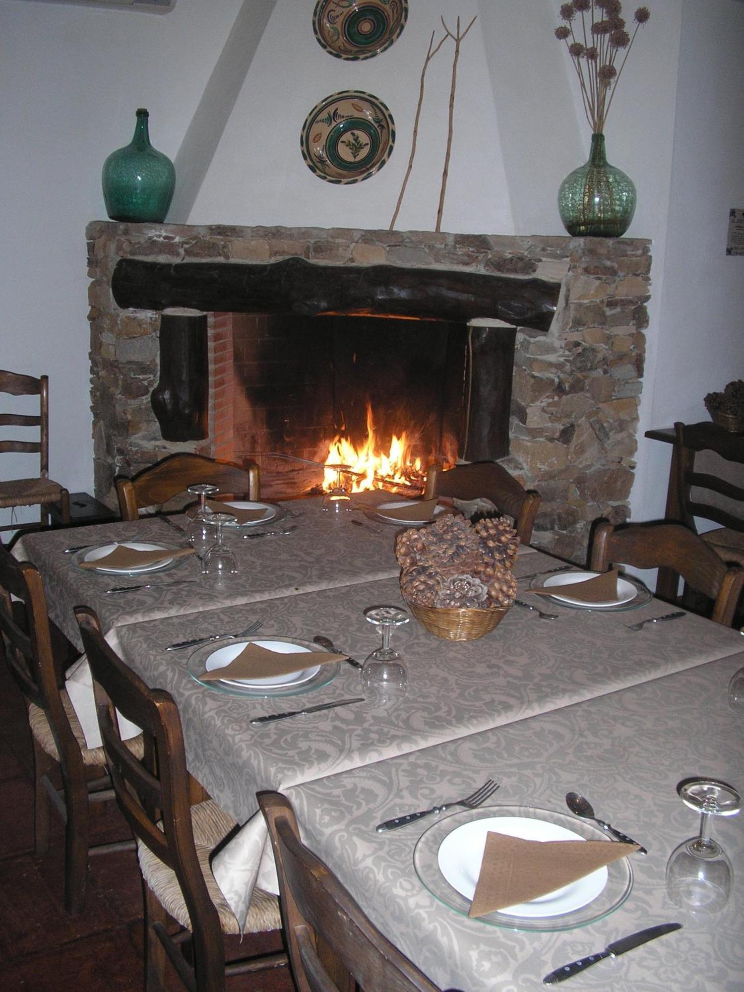 בית הארחה Alanís 	Casa Rural Y Restaurante Casa Adriano מראה חיצוני תמונה
